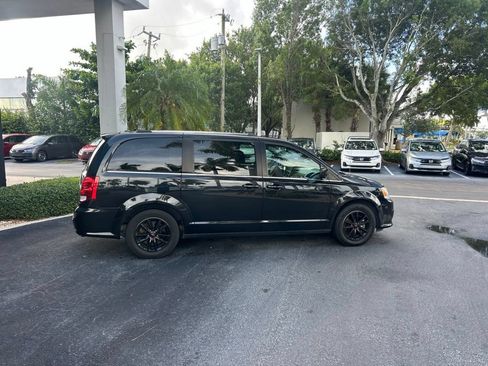 Used 2020 Dodge Grand Caravan SXT FWD image 8