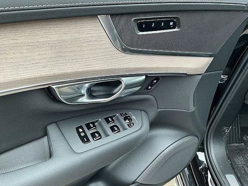 New 2026 Volvo XC90 B6 Plus w/ Protection Package AWD/4WD image 16