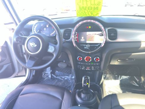 Used 2022 MINI Cooper 4-Door Hardtop FWD image 40