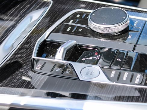 New 2026 BMW X5 xDrive50e image 19