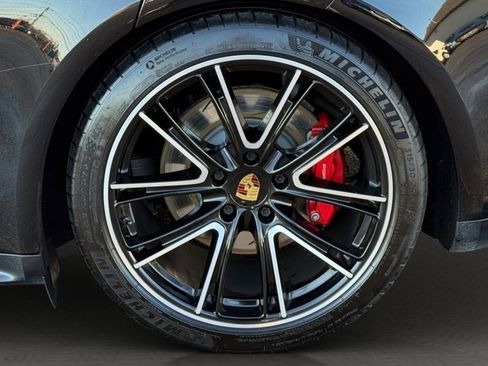 Used 2020 Porsche Panamera GTS image 22