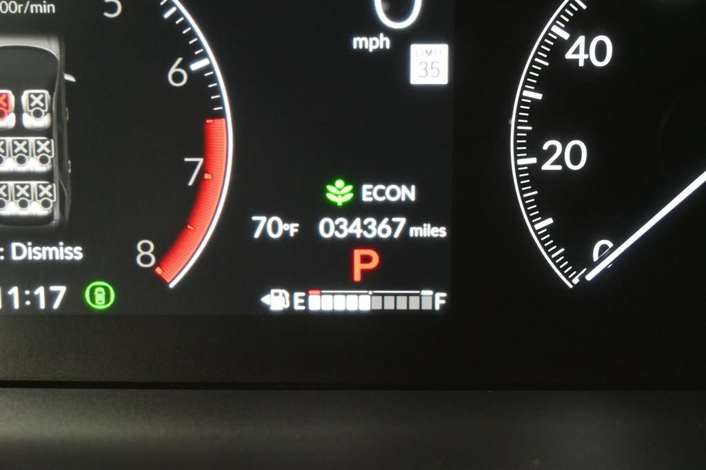 Used 2025 Honda Pilot Sport image 15
