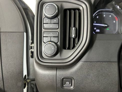 Used 2023 GMC Sierra 2500 Pro w/ Convenience Package image 15