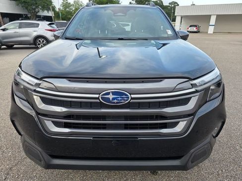 Used 2025 Subaru Forester Limited AWD/4WD image 3