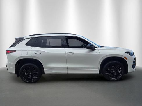 Used 2025 Volkswagen Tiguan SE R-Line AWD/4WD image 2