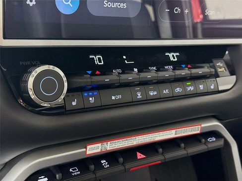 New 2025 Toyota Tundra Platinum image 25