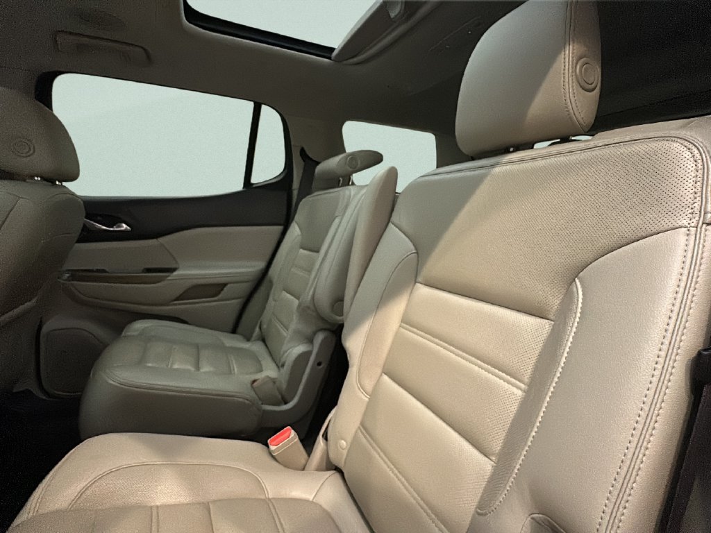 Used 2018 GMC Acadia Denali w/ Technology Package AWD/4WD image 19