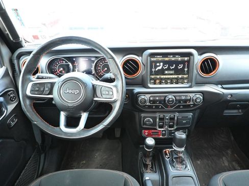Used 2022 Jeep Gladiator Mojave w/ Cold Weather Group AWD/4WD image 19