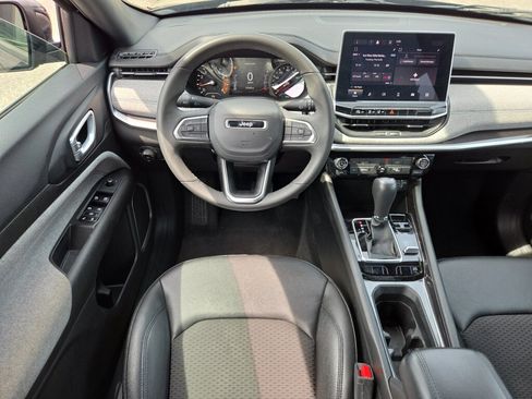 Used 2024 Jeep Compass Latitude AWD/4WD image 12