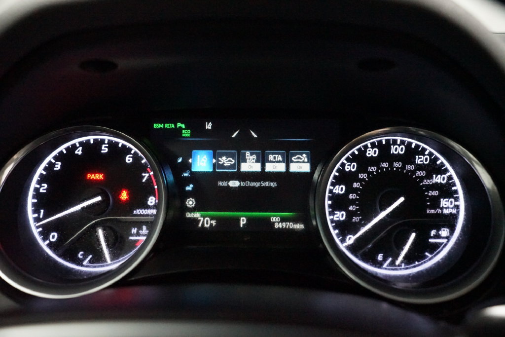 Certified 2018 Toyota Camry XLE FWD image 15