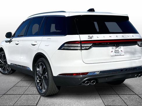 New 2026 Lincoln Aviator Reserve w/ Luxury Package image 3