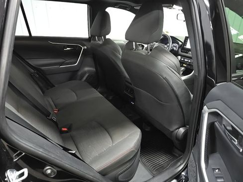 Used 2022 Toyota RAV4 SE w/ Weather & Moonroof Package AWD/4WD image 18