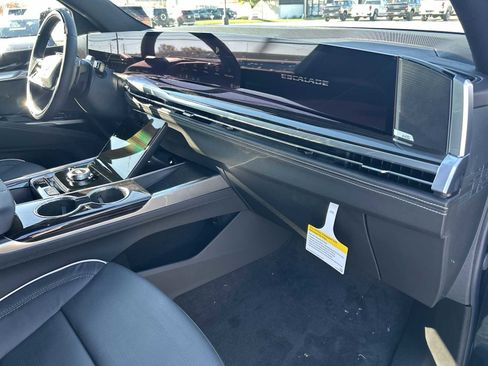 New 2026 Cadillac Escalade Luxury image 29