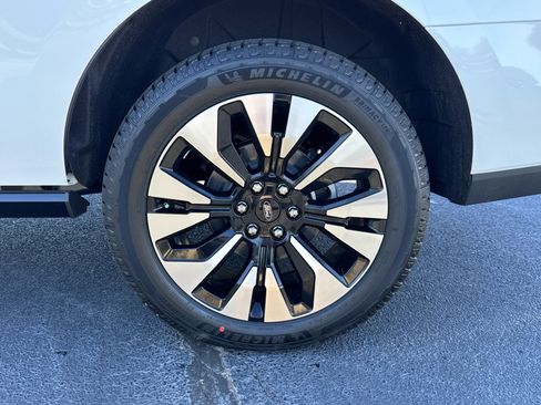 New 2025 Ford Expedition Platinum w/ Driver's Package image 24