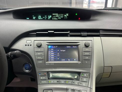 Used 2013 Toyota Prius Three w/ Solar Roof Pkg image 20