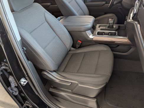 Used 2024 Chevrolet Silverado 1500 LT image 20