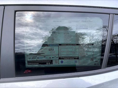 New 2026 Chevrolet Trax RS w/ Sunroof Package FWD image 17