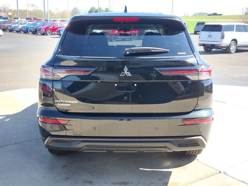 New 2026 Mitsubishi Outlander ES AWD/4WD image 17