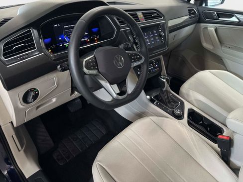 Certified 2022 Volkswagen Tiguan SE image 21