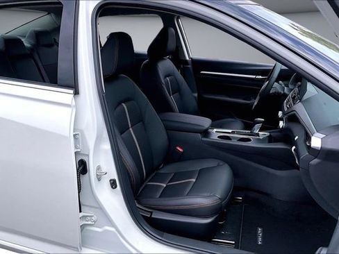 New 2026 Nissan Altima 2.5 SR FWD image 11