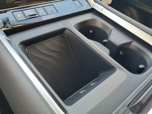 New 2026 Nissan Armada SV image 31