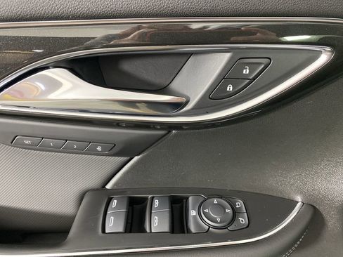 Certified 2025 Buick Envision Preferred image 24