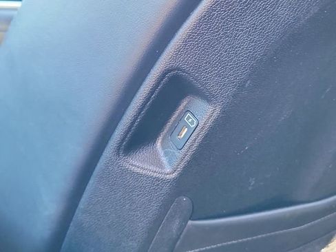 Used 2024 Kia Sorento S image 15