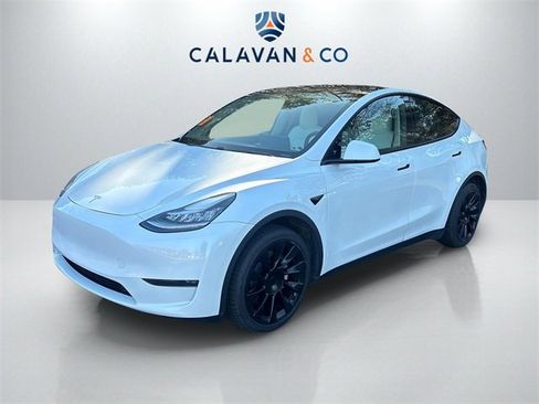 Used 2020 Tesla Model Y Long Range image 3