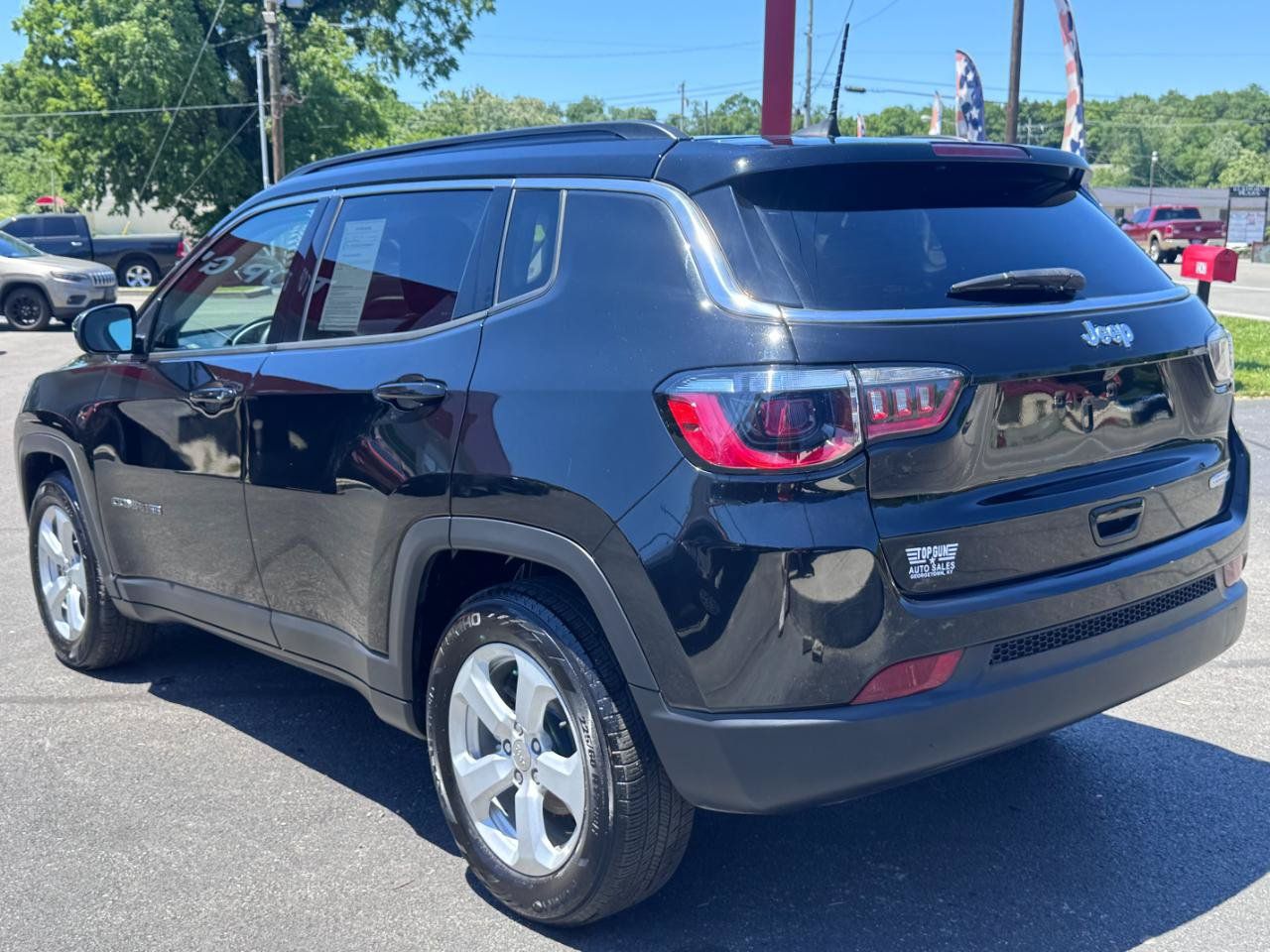 Used 2021 Jeep Compass Latitude FWD image 5