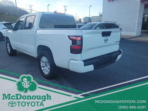 Used 2023 Nissan Frontier SV image 8