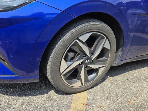Used 2023 Hyundai Elantra SEL w/ Convenience Package FWD image 6