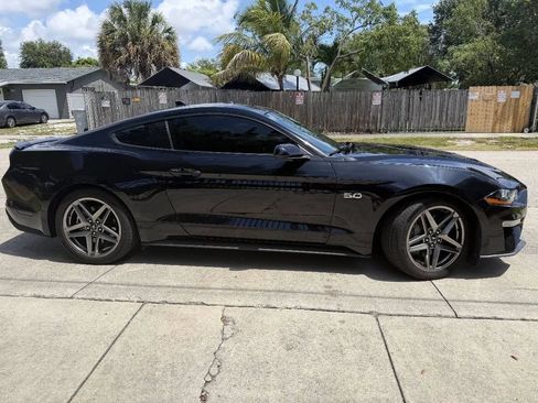 Used 2021 Ford Mustang GT RWD image 9