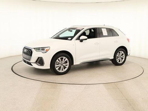 Certified 2025 Audi Q3 2.0T Premium w/ Convenience Package image 13