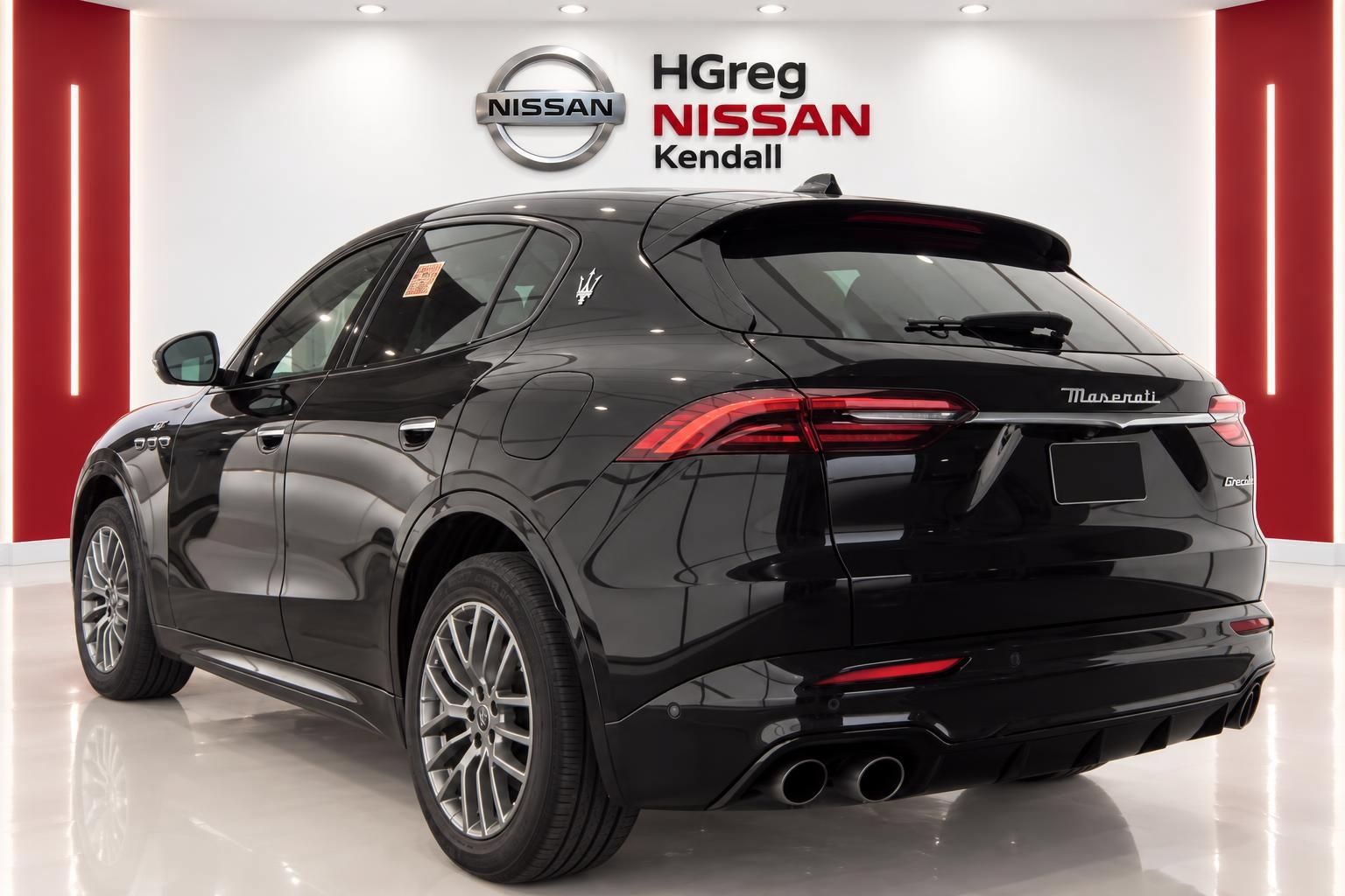 Used 2023 Maserati Grecale GT AWD/4WD image 2