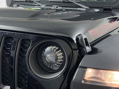 Used 2022 Jeep Gladiator Rubicon image 11