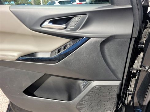 Used 2025 Chevrolet Equinox LT w/ Convenience Package II image 20