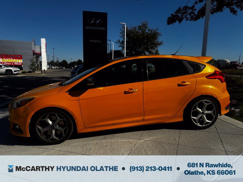 Used 2016 Ford Focus ST w/ Equipment Group 402A FWD image 11
