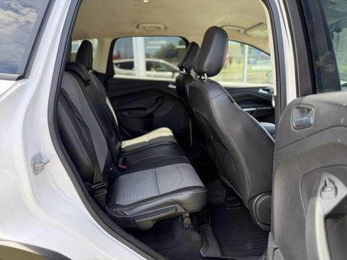 Used 2018 Ford Escape SE w/ SE Sport Appearance Package AWD/4WD image 12