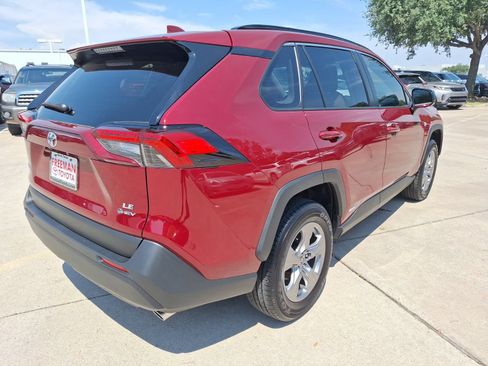 Used 2025 Toyota RAV4 LE AWD/4WD image 6