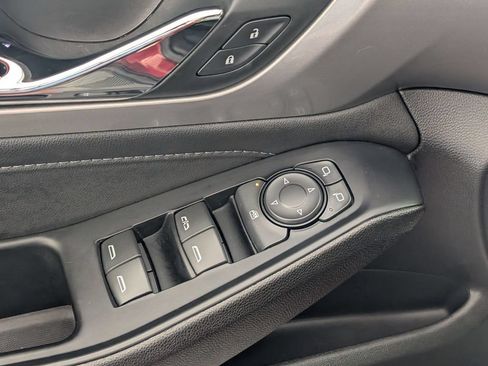 Certified 2023 Chevrolet Traverse LT FWD image 11