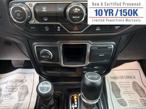 Used 2023 Jeep Wrangler Sport image 19