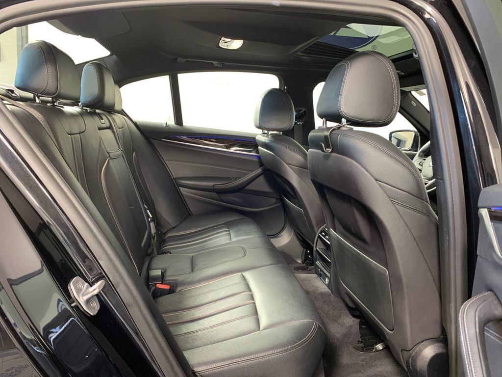 Used 2018 BMW 530i xDrive AWD/4WD image 37