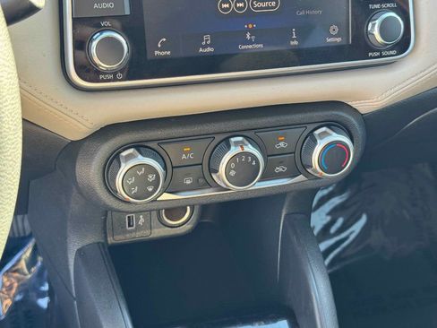 Used 2020 Nissan Versa SV image 18