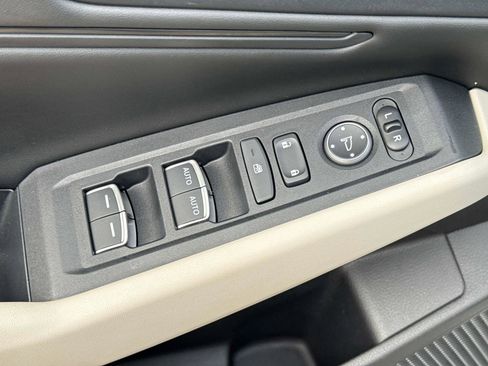 Certified 2025 Honda Accord SE image 18