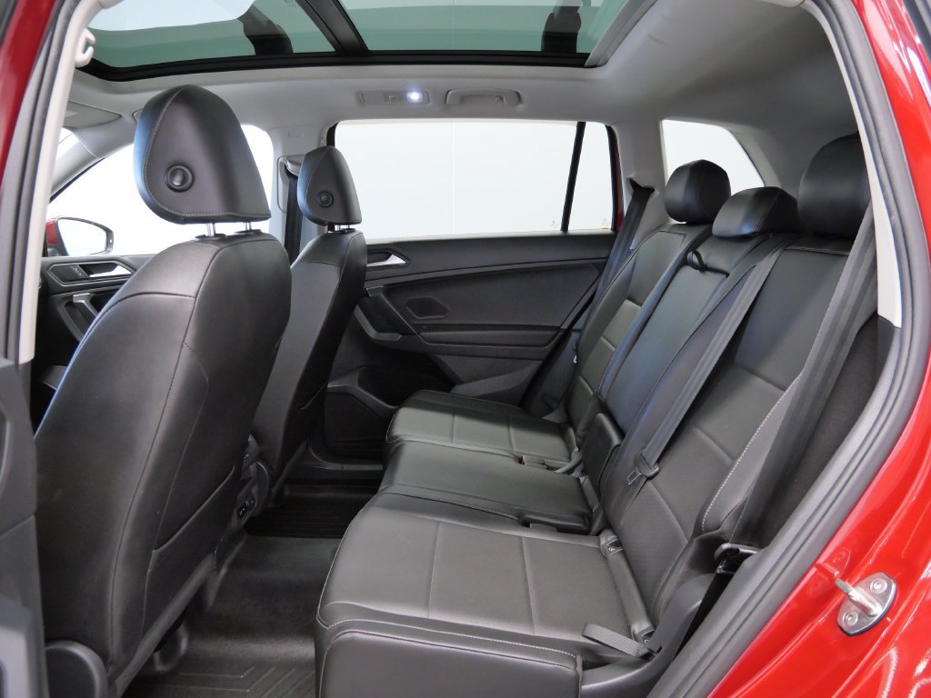 Used 2019 Volkswagen Tiguan SE w/ Panoramic Sunroof Package AWD/4WD image 14