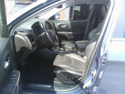 Used 2021 Jeep Cherokee Limited AWD/4WD image 12