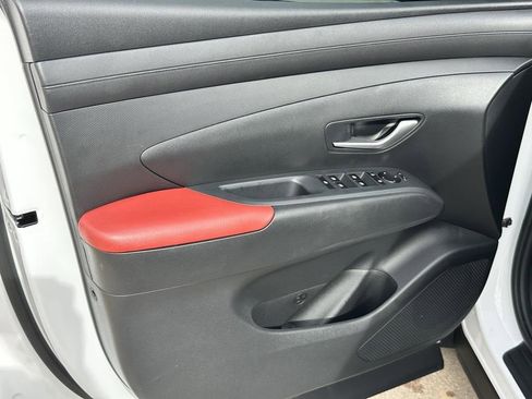 Used 2025 Hyundai Tucson SE image 21