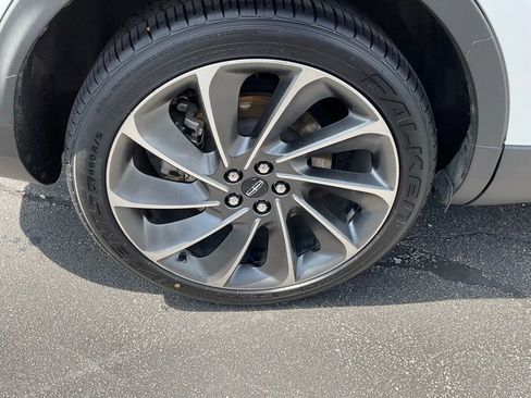 Used 2023 Lincoln Nautilus Reserve w/ Equipment Group 202A AWD/4WD image 7