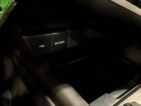 Used 2021 Toyota Camry SE FWD image 16
