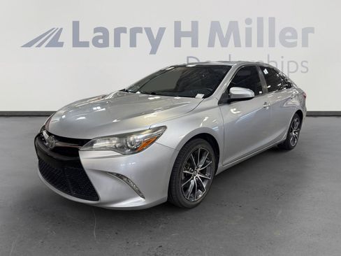 Used 2015 Toyota Camry XSE w/ Moonroof Package FWD image 1